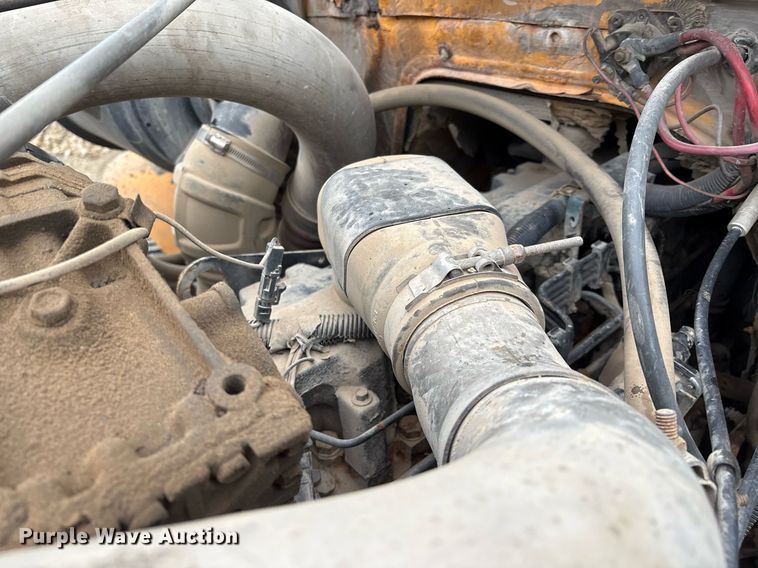 image for item EM2559 1996 International 4900 dump truck