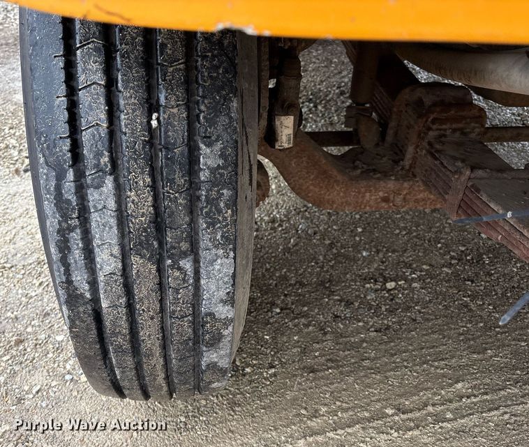 image for item EM2559 1996 International 4900 dump truck