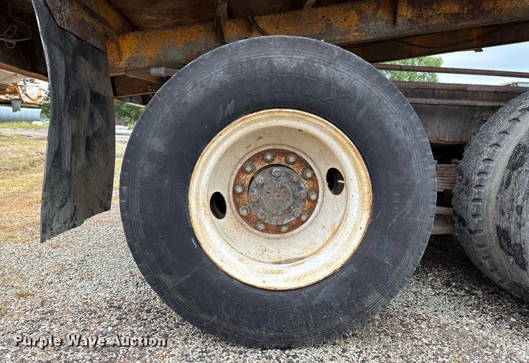 image for item EM2559 1996 International 4900 dump truck