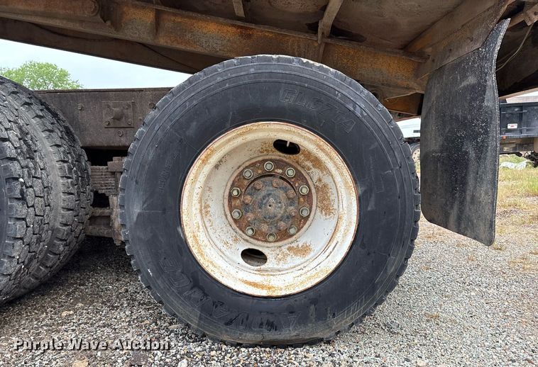 image for item EM2559 1996 International 4900 dump truck