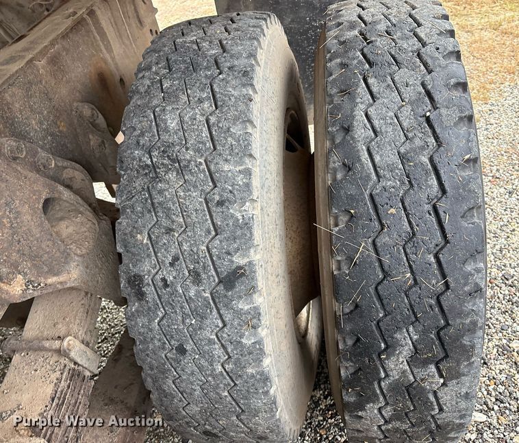 image for item EM2559 1996 International 4900 dump truck