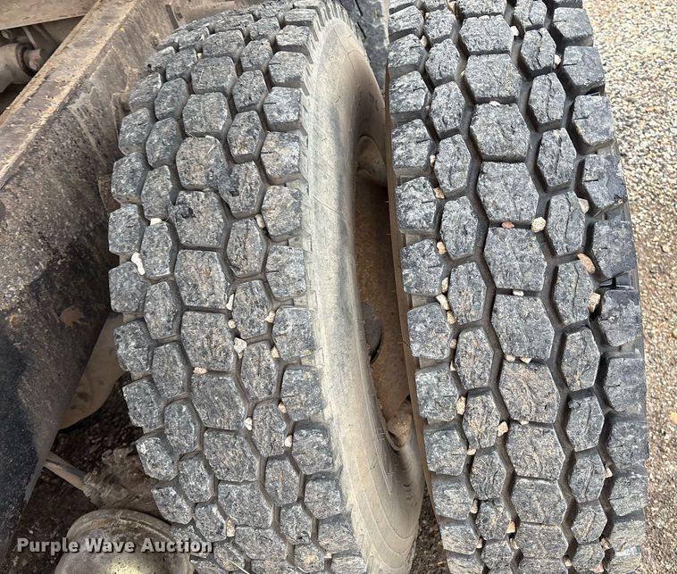 image for item EM2559 1996 International 4900 dump truck