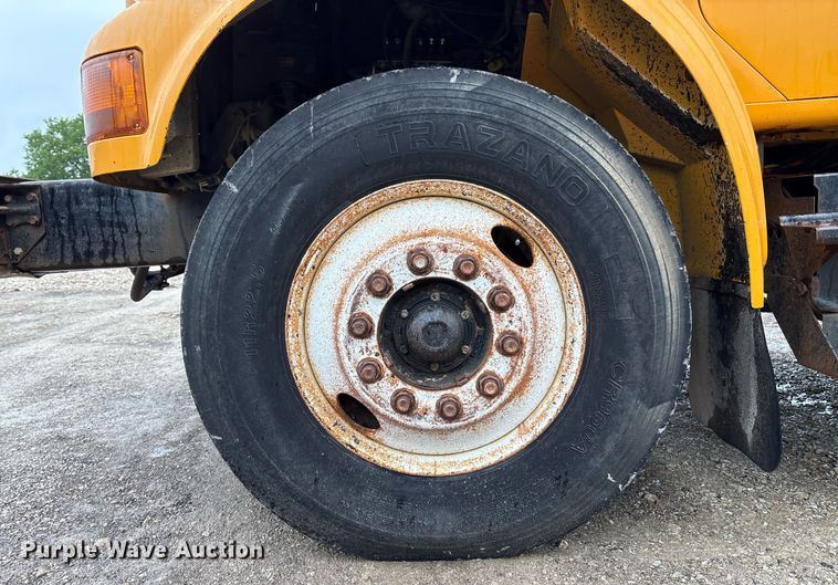 image for item EM2559 1996 International 4900 dump truck