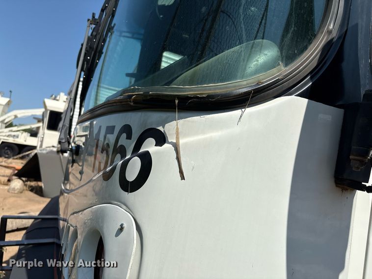 image for item EM2605 2011 ElDorado EZ-Rider II Max transit bus