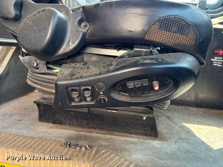 image for item EM2605 2011 ElDorado EZ-Rider II Max transit bus