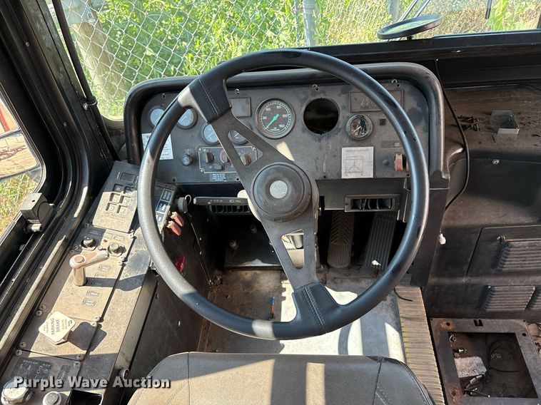 image for item EM2605 2011 ElDorado EZ-Rider II Max transit bus