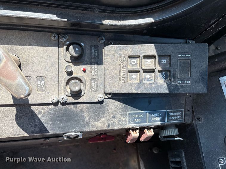 image for item EM2605 2011 ElDorado EZ-Rider II Max transit bus