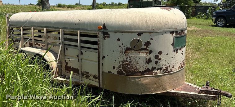 image for item EM2608 1980 Sooner livestock trailer