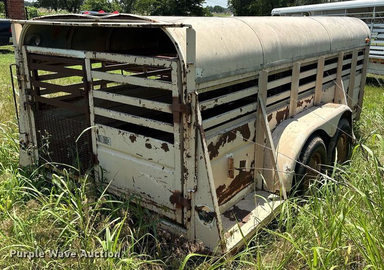 image for item EM2608 1980 Sooner livestock trailer
