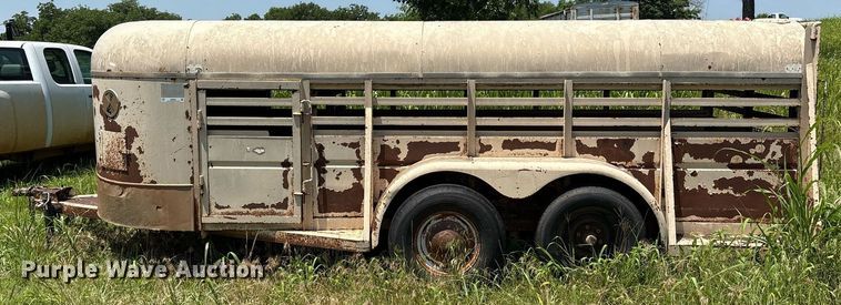 image for item EM2608 1980 Sooner livestock trailer
