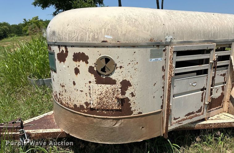 image for item EM2608 1980 Sooner livestock trailer