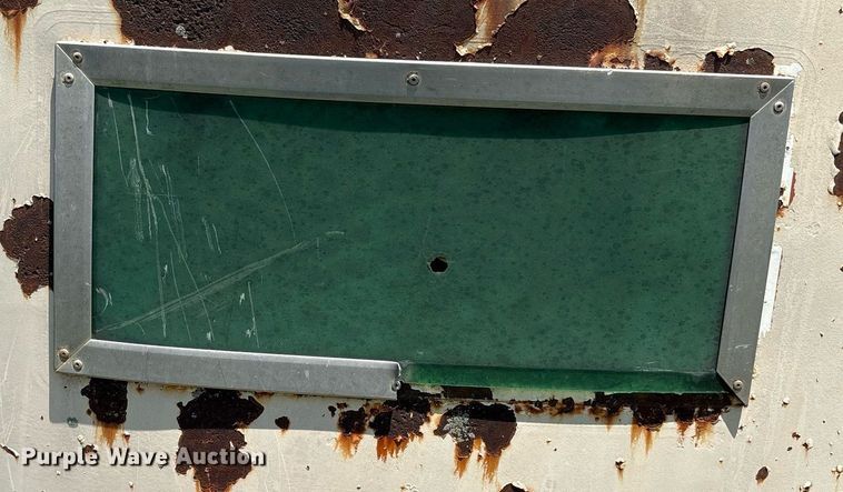 image for item EM2608 1980 Sooner livestock trailer