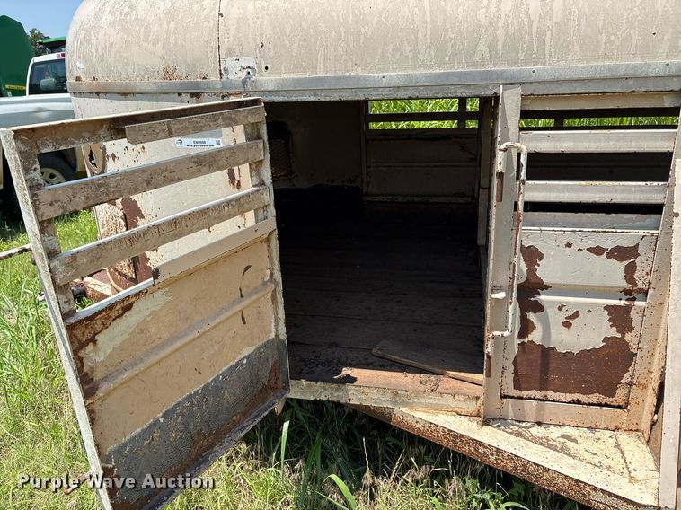 image for item EM2608 1980 Sooner livestock trailer