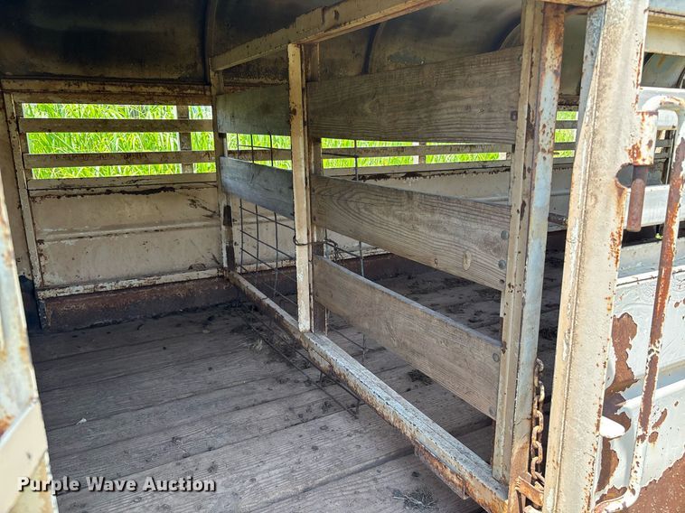 image for item EM2608 1980 Sooner livestock trailer