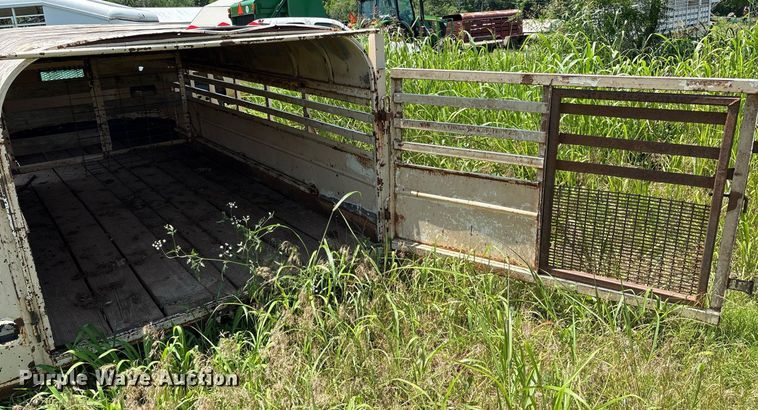 image for item EM2608 1980 Sooner livestock trailer