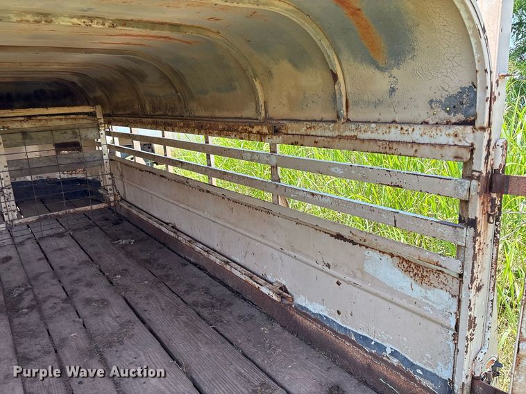 image for item EM2608 1980 Sooner livestock trailer