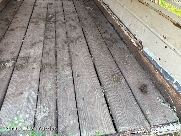 image for item EM2608 1980 Sooner livestock trailer