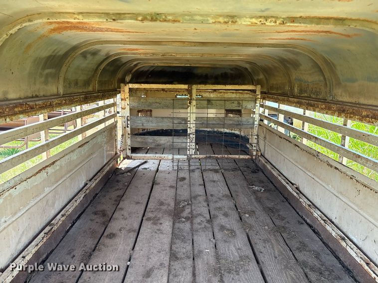 image for item EM2608 1980 Sooner livestock trailer