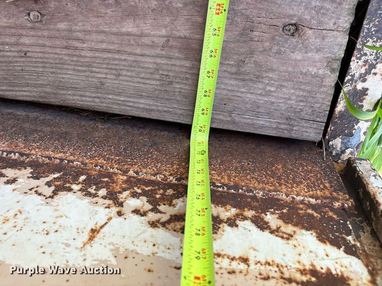 image for item EM2608 1980 Sooner livestock trailer