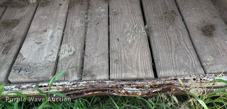 image for item EM2608 1980 Sooner livestock trailer