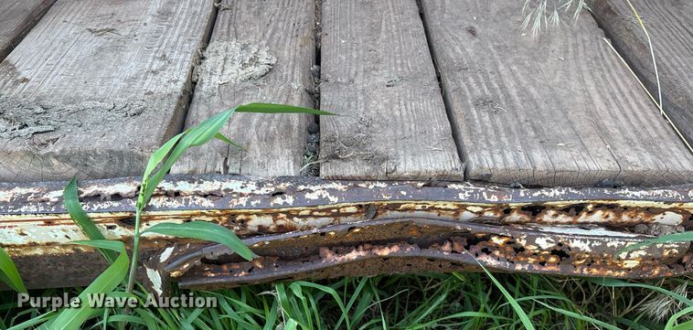 image for item EM2608 1980 Sooner livestock trailer