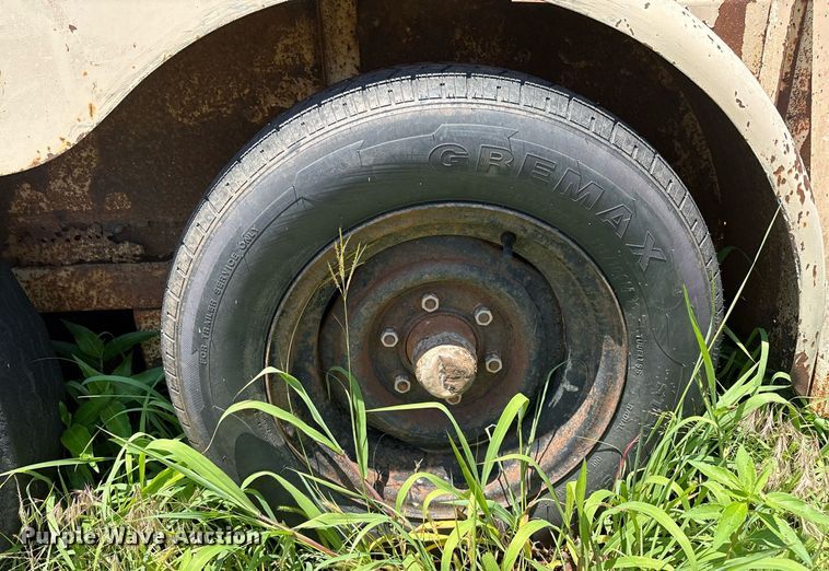 image for item EM2608 1980 Sooner livestock trailer