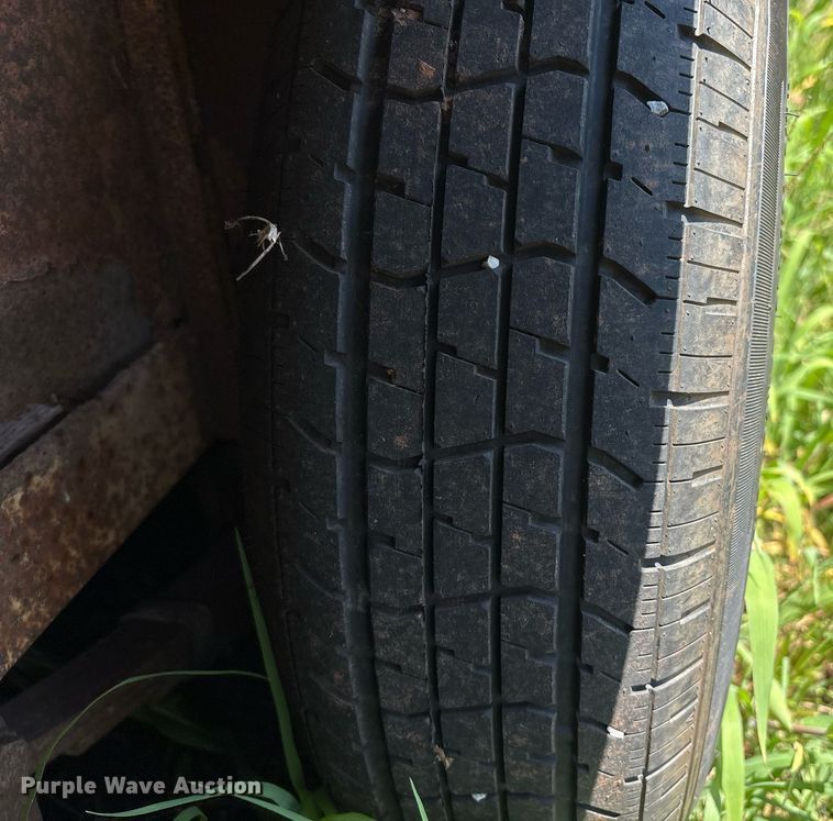 image for item EM2608 1980 Sooner livestock trailer