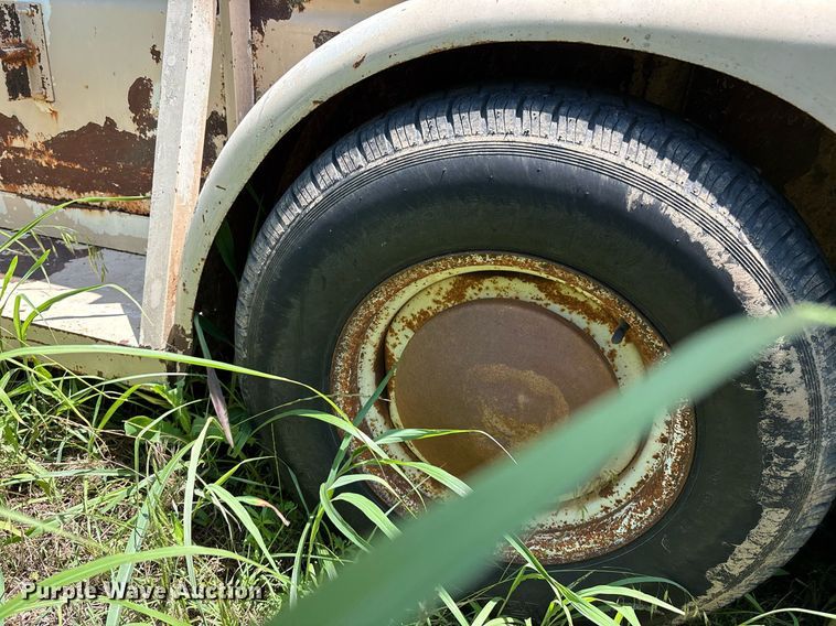 image for item EM2608 1980 Sooner livestock trailer