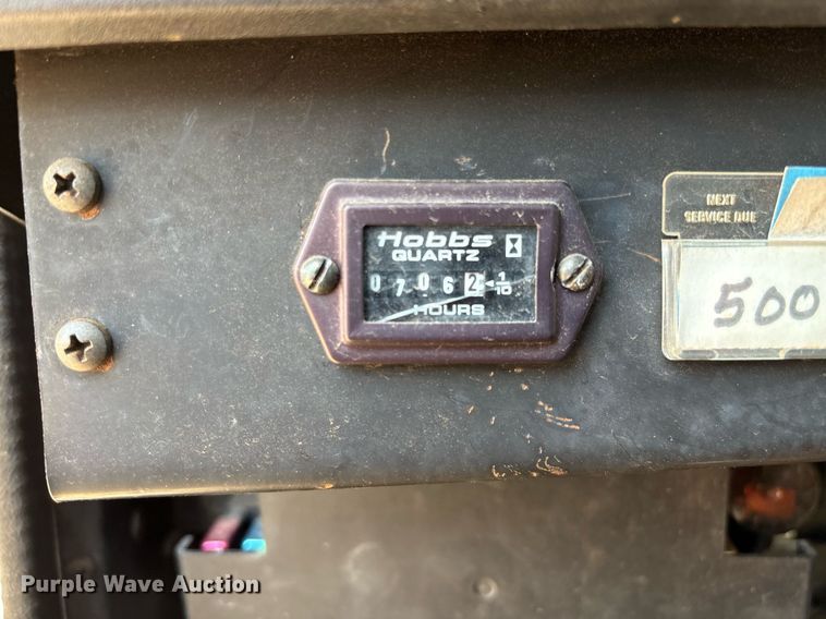 image for item EM2610 2002 International 4700 flatbed truck