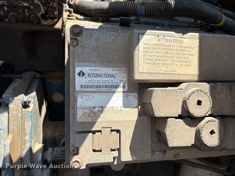 image for item EM2610 2002 International 4700 flatbed truck