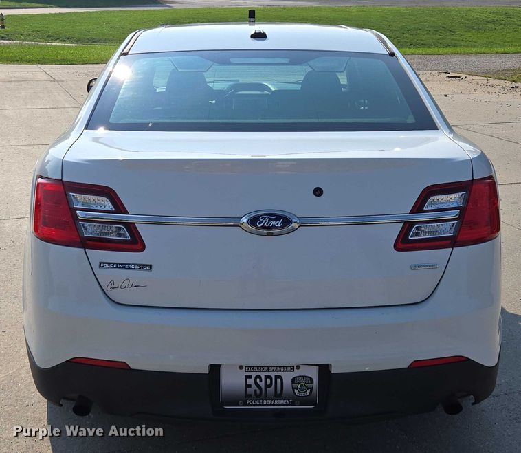 image for item EM7475 2015 Ford Taurus Police Interceptor 