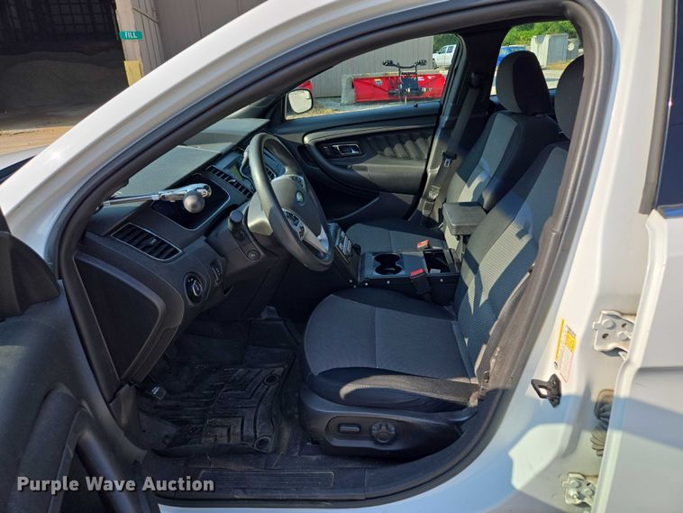 image for item EM7475 2015 Ford Taurus Police Interceptor 