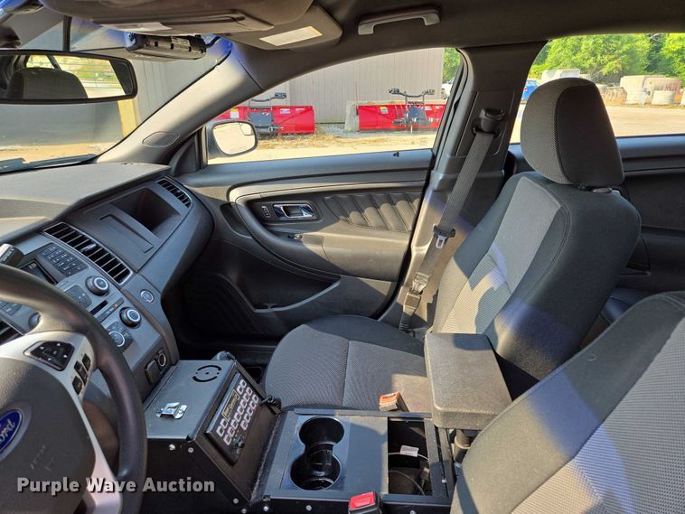 image for item EM7475 2015 Ford Taurus Police Interceptor 