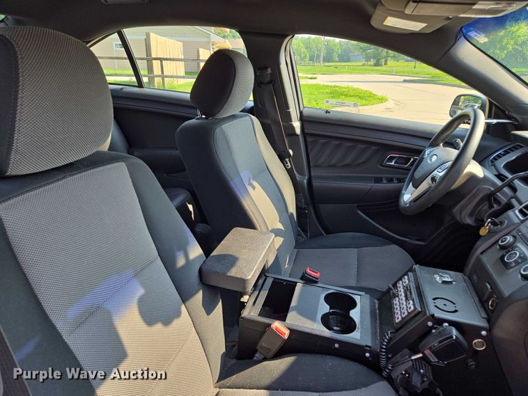 image for item EM7475 2015 Ford Taurus Police Interceptor 