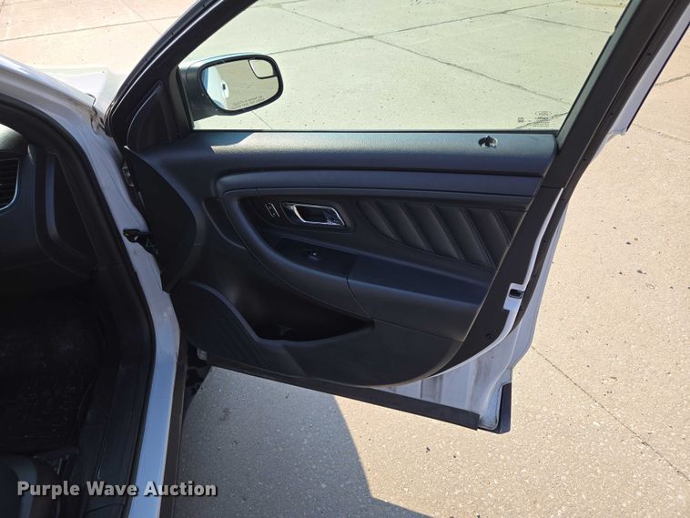 image for item EM7475 2015 Ford Taurus Police Interceptor 