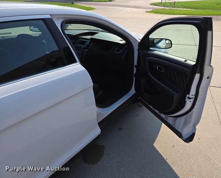 image for item EM7475 2015 Ford Taurus Police Interceptor 