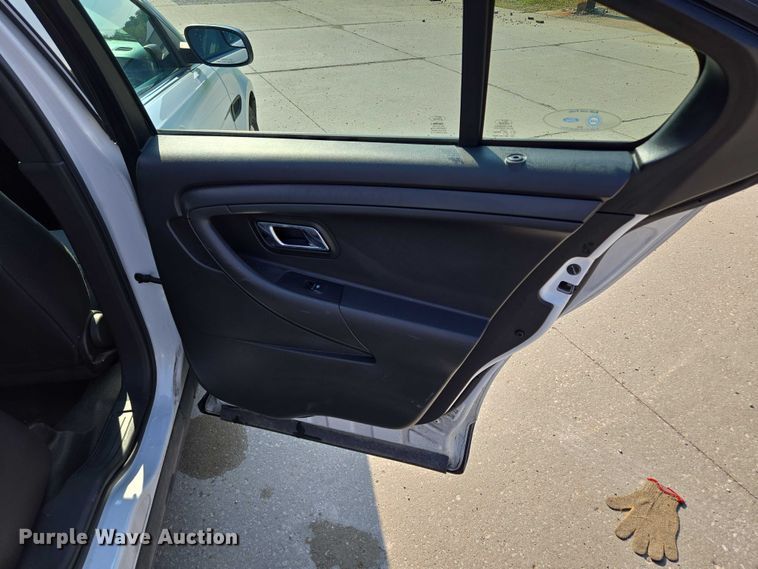 image for item EM7475 2015 Ford Taurus Police Interceptor 