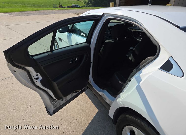 image for item EM7475 2015 Ford Taurus Police Interceptor 