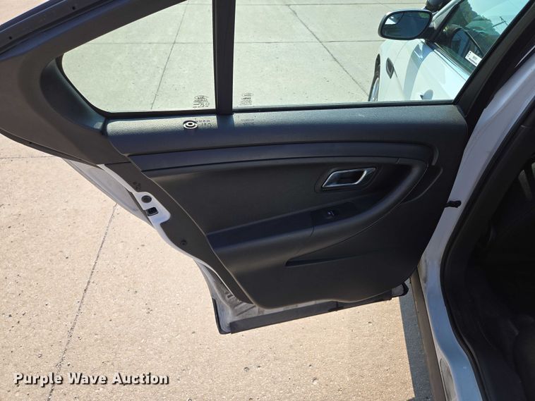 image for item EM7475 2015 Ford Taurus Police Interceptor 