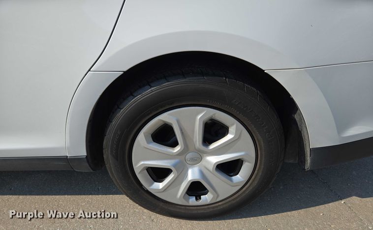 image for item EM7475 2015 Ford Taurus Police Interceptor 