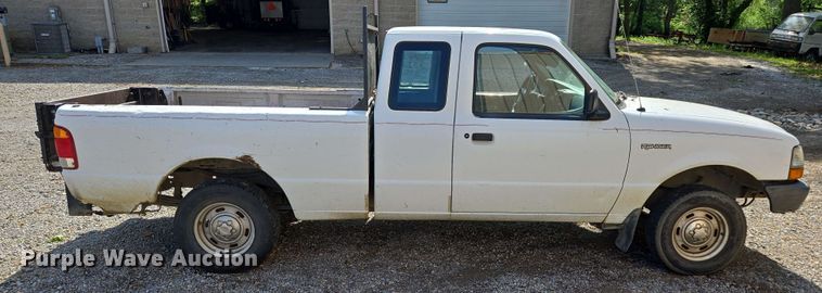 image for item EN3654 1998 Ford Ranger SuperCab pickup truck