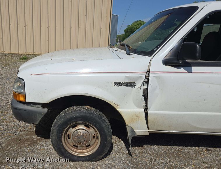 image for item EN3654 1998 Ford Ranger SuperCab pickup truck