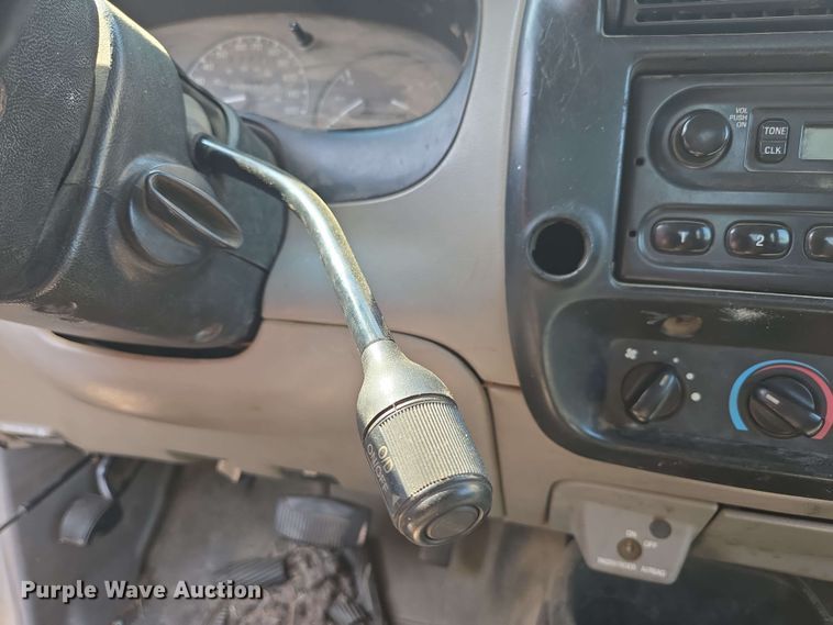 image for item EN3654 1998 Ford Ranger SuperCab pickup truck