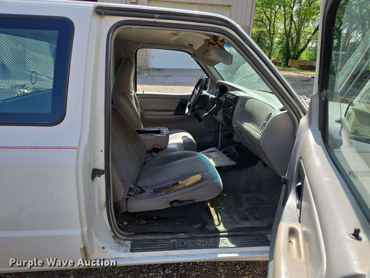 image for item EN3654 1998 Ford Ranger SuperCab pickup truck