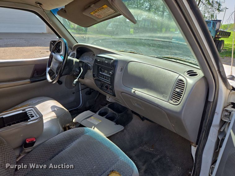 image for item EN3654 1998 Ford Ranger SuperCab pickup truck