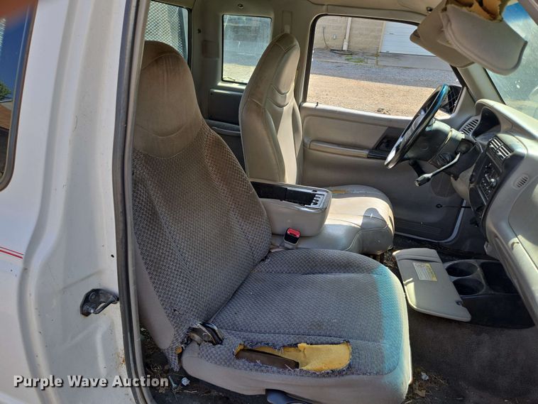 image for item EN3654 1998 Ford Ranger SuperCab pickup truck