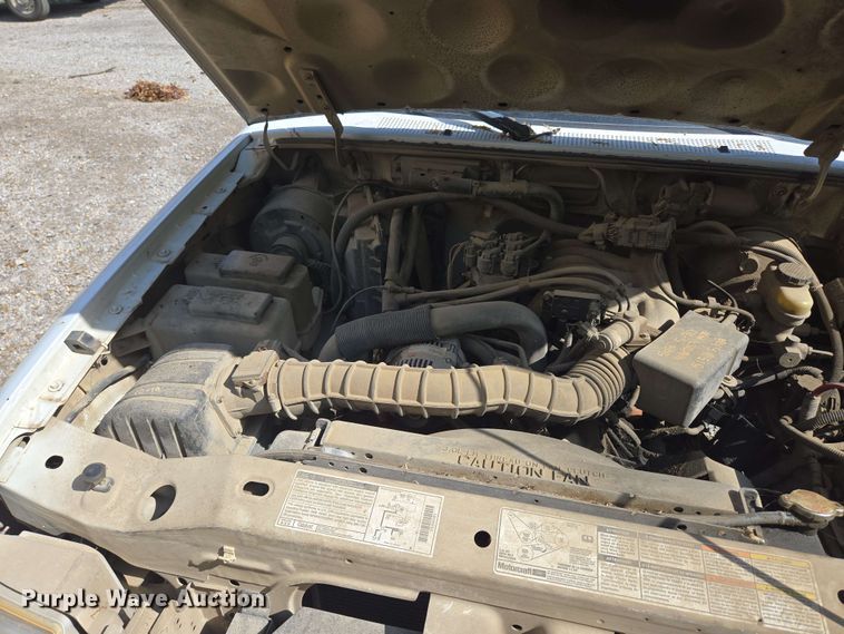 image for item EN3654 1998 Ford Ranger SuperCab pickup truck