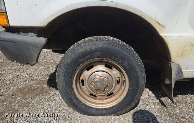 image for item EN3654 1998 Ford Ranger SuperCab pickup truck