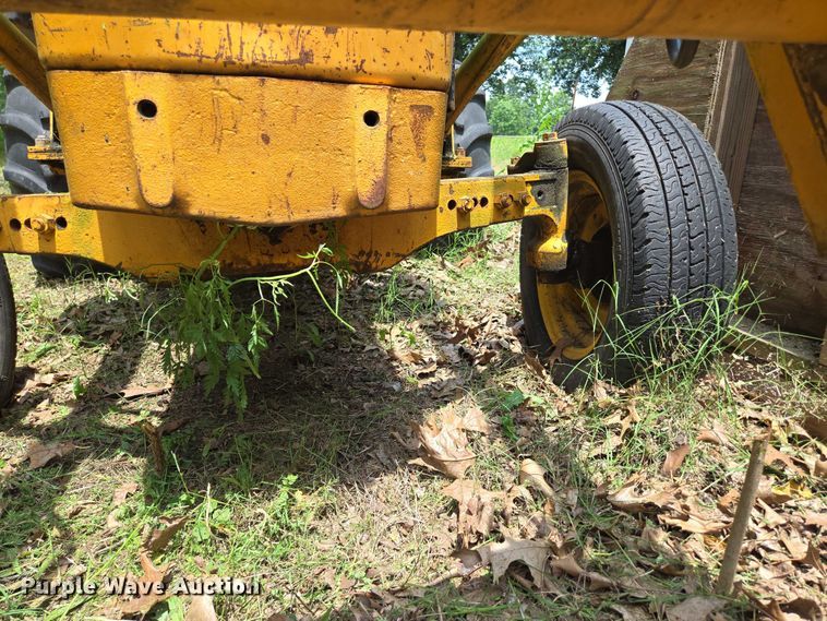 image for item EN3862 John Deere JD 302 tractor