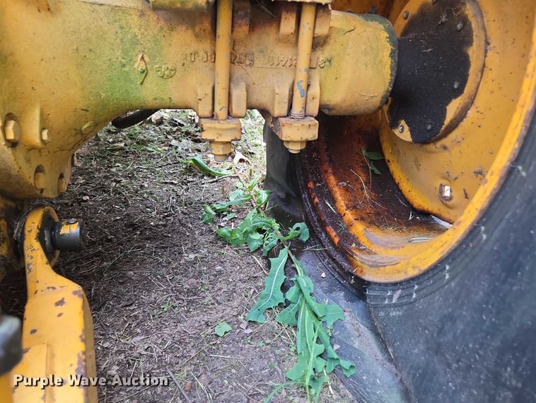 image for item EN3862 John Deere JD 302 tractor